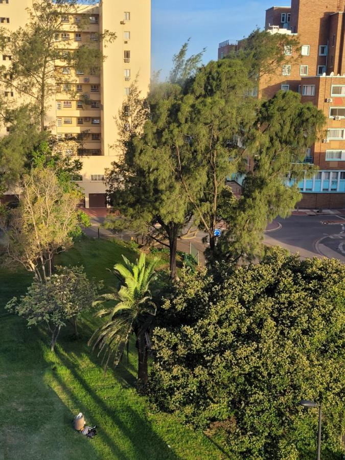 The Oceanic Apartment Durban Bagian luar foto